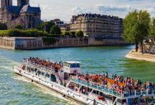 Cruise on the Seine - discounted tickets and a guide